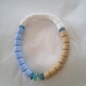 Bracelet...mini center bead...7" inches